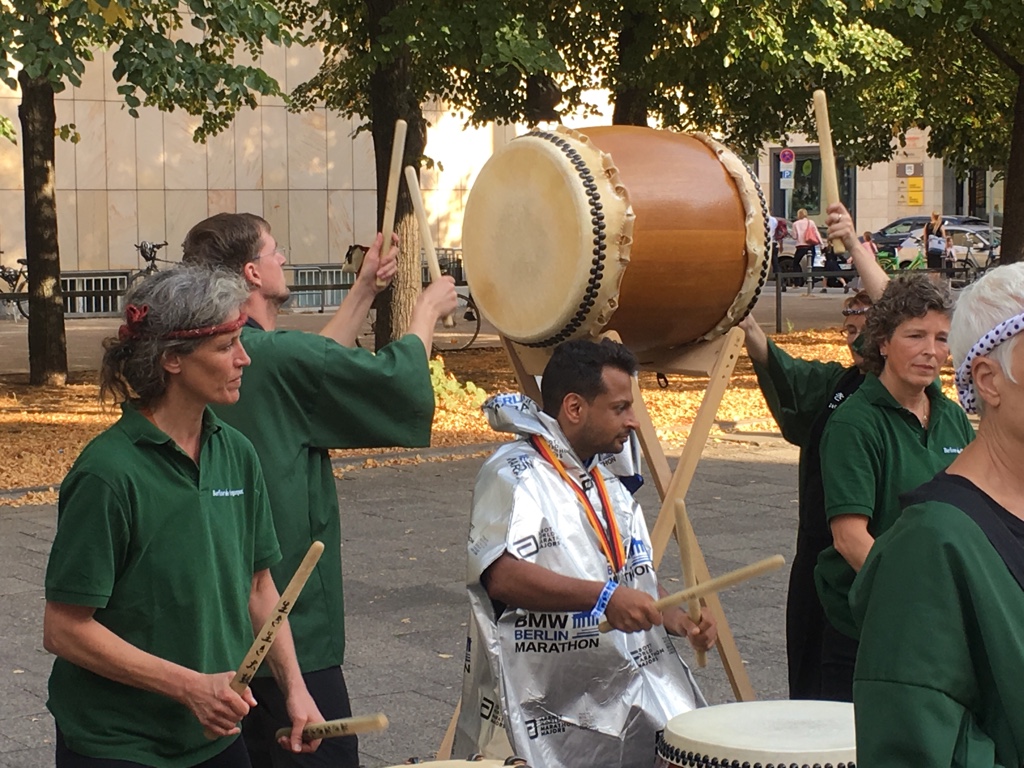 Japanisches Trommeln am Marathon